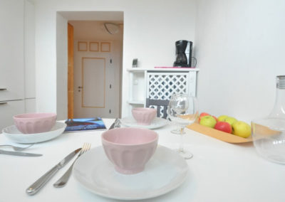 Melanies Guesthouse - cucina tavolo da pranzo