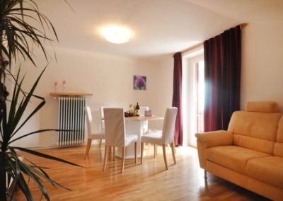 Melanies Guesthouse Caldaro - soggiorno/sala da pranzo