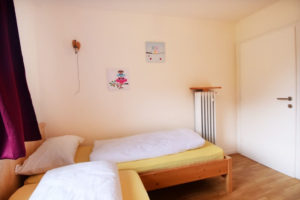 Ferienwohnung - Kaltern - Schlafzimmer mit 2 Einzelbetten