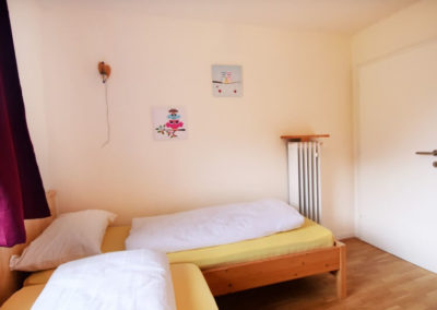 Ferienwohnung - Kaltern - Schlafzimmer mit 2 Einzelbetten